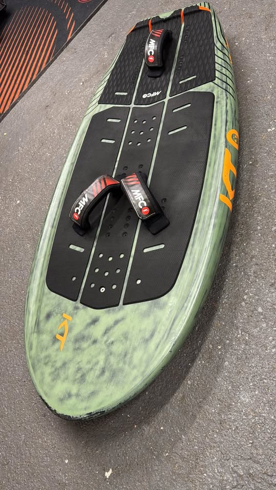 KT Ginxu Carbon Wing Foil Board 46 Litres USED